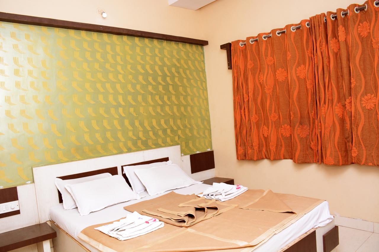 Hotel Sai Varsha Shirdi Luaran gambar